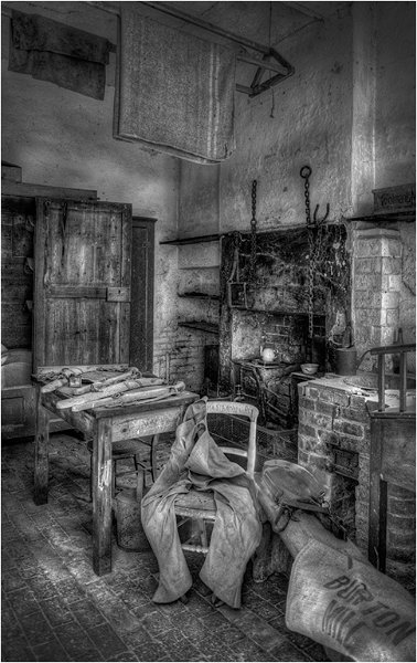 668 - the old stable room - FREEMAN Susan - england.jpg